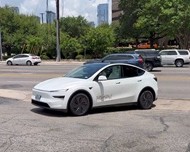 Egy fuvart? Elindult Texasban a Tesla önvezető Robotaxi szolgáltatása home